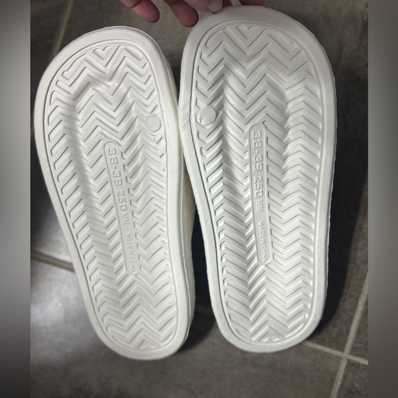 NWOT ladies slippers sandals size 7.5 to 8 - Picture 3 of 4